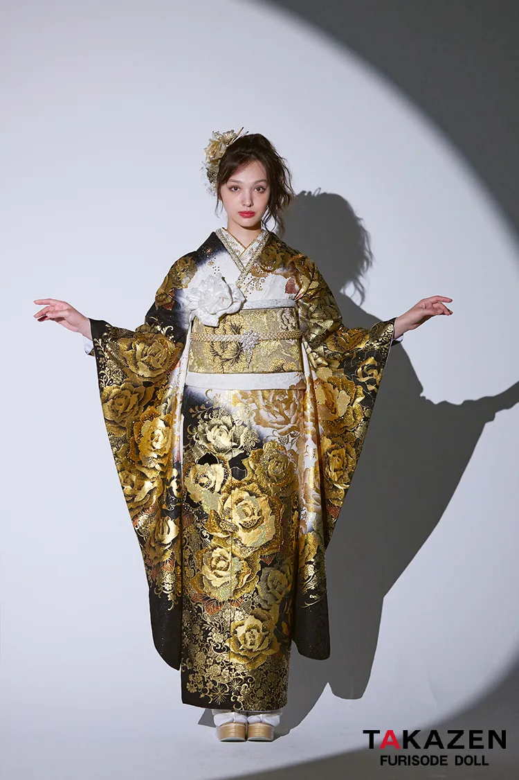 グラマラス　白/黒/ゴールド(金色)　バラ柄　派手　1番目立つ　ギャル振袖　スワロフスキー史上最多数　キラキラ　ゴージャス振袖ネットレンタル　香川るな　21050