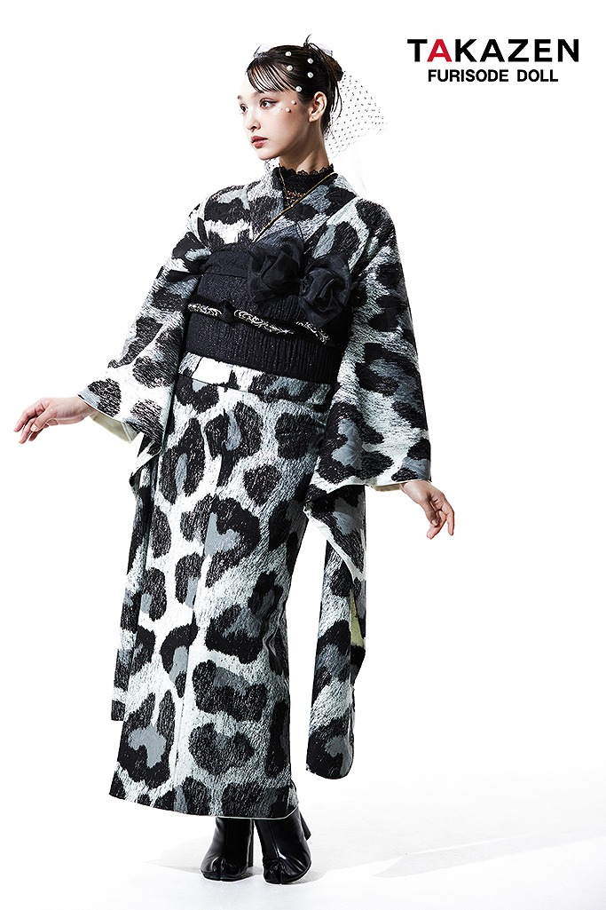 モード系　グレー/黒　ヒョウ柄　シック　かっこいい　モノトーン　ブーツスタイル　レースインナーコーデ　モノトーン　香川るな振袖ネットレンタル　LB41