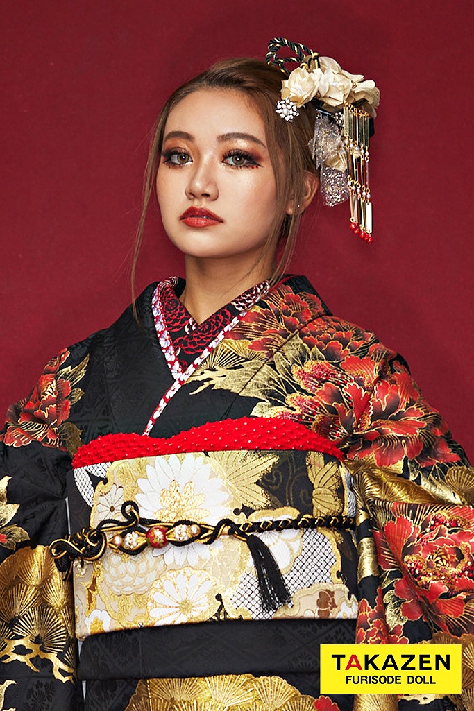 ジャパンモード　黒/赤/ゴールド　和柄/牡丹柄　渋い　かっこいい　金彩　派手振袖　目立つ　極妻風　スワロフスキー付き　中村りおん　31117