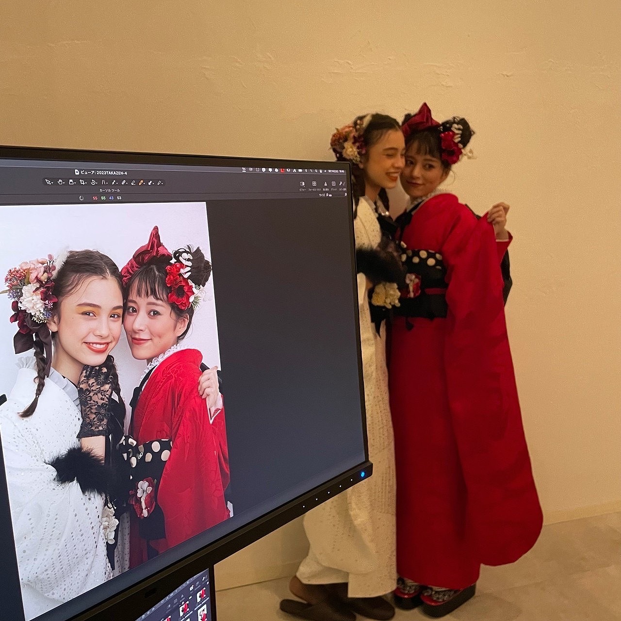 シンプルレトロ振袖のカタログ撮影風景を大公開♡