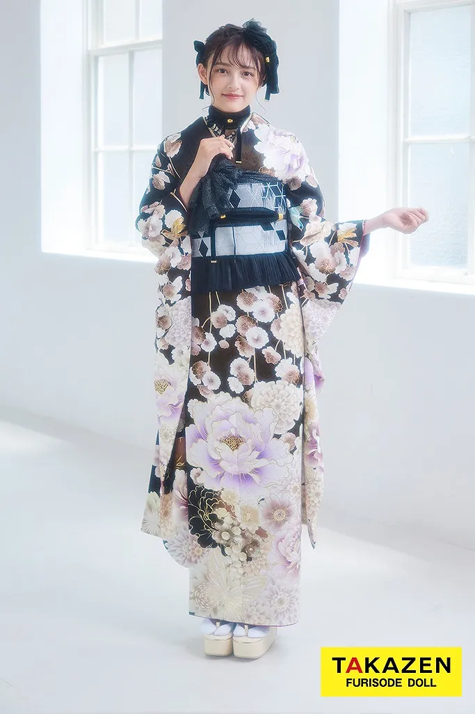 中村里砂　振袖　モデル　可愛い　淡い色　ブラウン　茶色