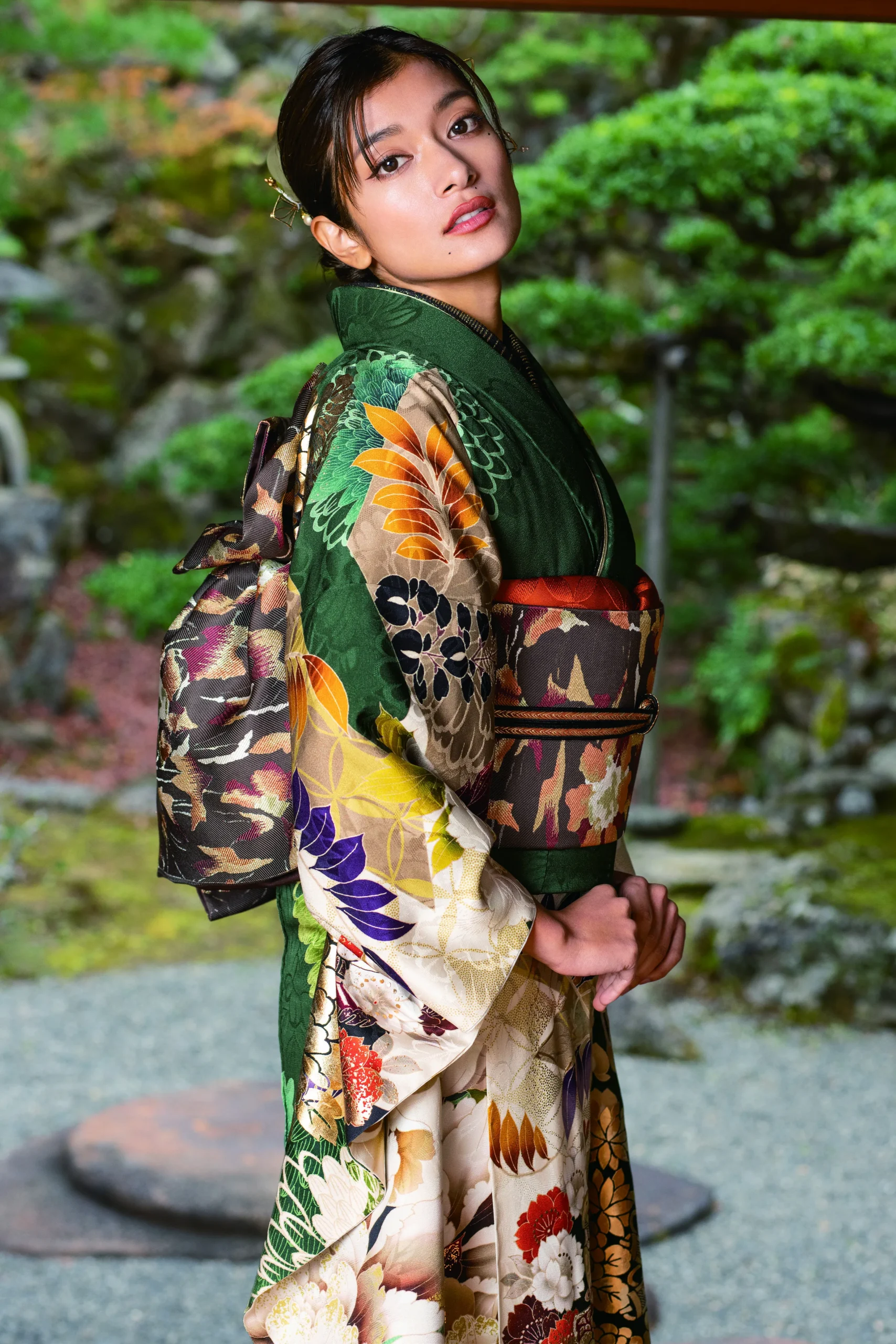 ローラ振袖　成人式　カラフル