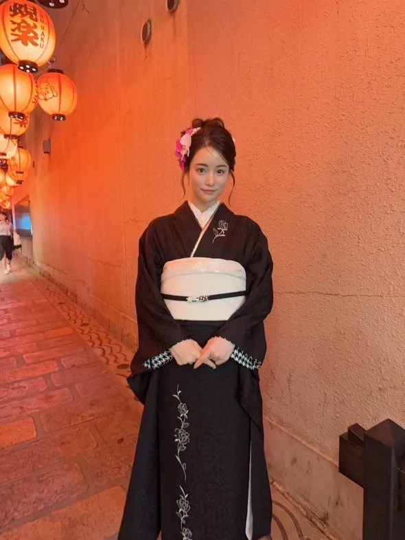 成人式　レンタル　振袖　可愛い　今どき　ヴィンテージ　モノクロ　シミラールック　白黒