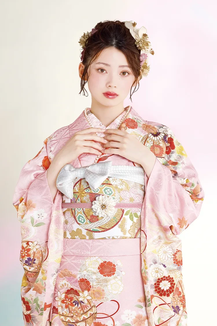 成⼈式の振袖ネットレンタルならFURISODE DOLL（フリソデドール