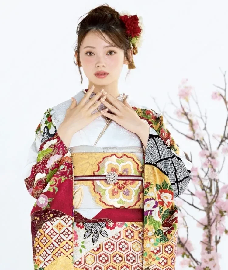 成⼈式の振袖ネットレンタルならFURISODE DOLL（フリソデドール