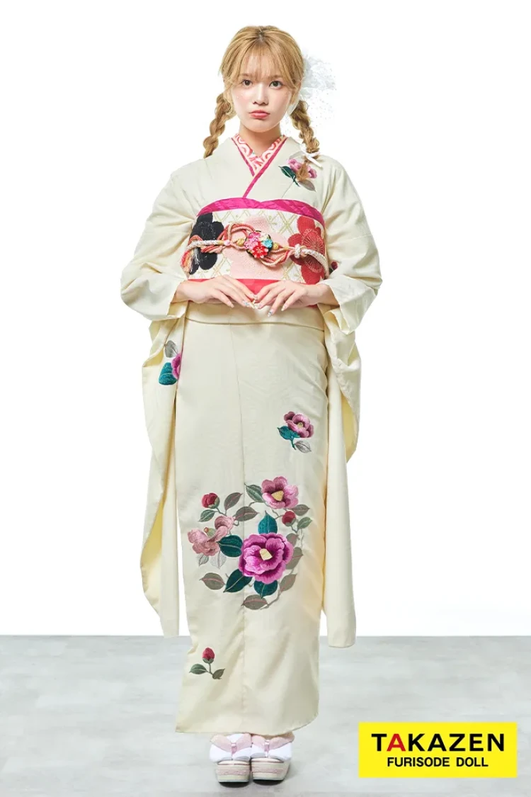 ピンクの椿柄振袖