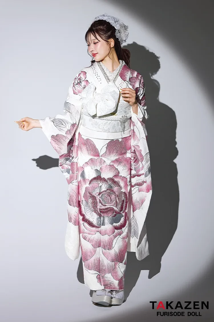 姫ギャルに人気のピンクのキラキラ目立つスワロフスキー付き振袖