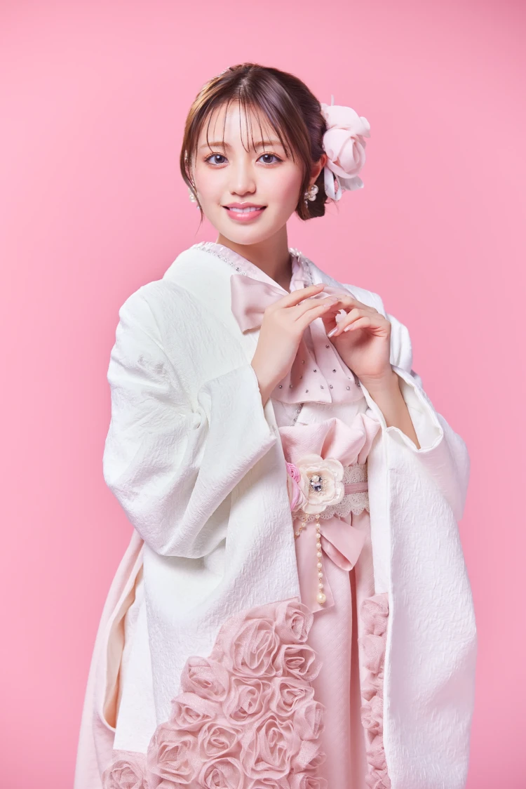 かわいいピンク色の新作ドレス袴