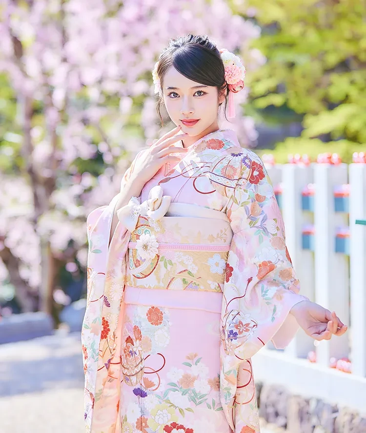 成⼈式の振袖ネットレンタルならFURISODE DOLL（フリソデドール